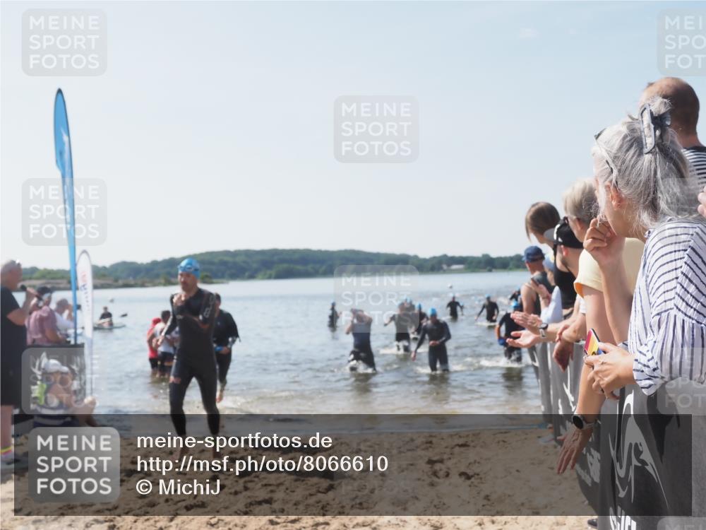 22.06.2025 - Viking Triathlon MichiJ http://msf.ph/oto/8066610 22.06.2025 10:34:46 Schwimmen 17, 43, 77, 114, 161, 247, 284, 323, 341, 434, 550 meine-sportfotos.de