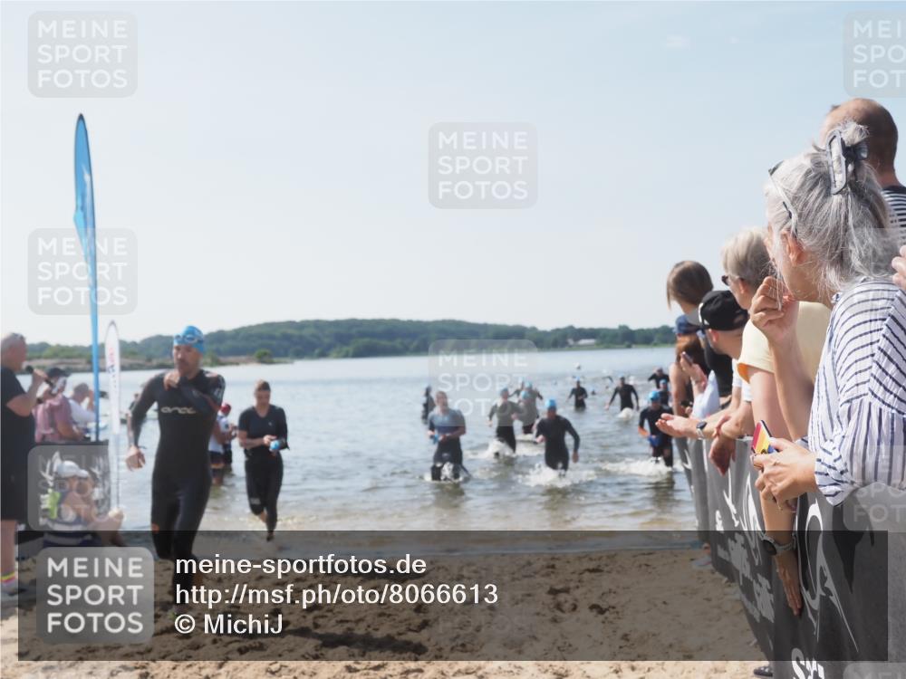 22.06.2025 - Viking Triathlon MichiJ http://msf.ph/oto/8066613 22.06.2025 10:34:46 Schwimmen 17, 43, 77, 114, 161, 247, 284, 323, 341, 434, 550 meine-sportfotos.de