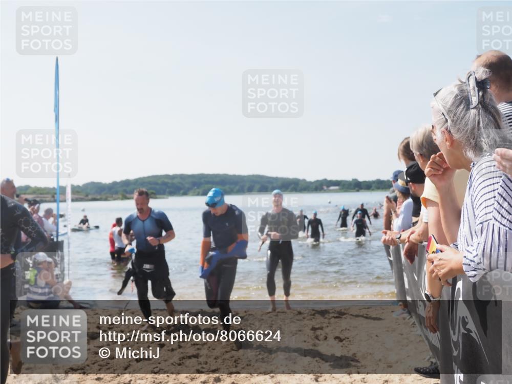 22.06.2025 - Viking Triathlon MichiJ http://msf.ph/oto/8066624 22.06.2025 10:34:52 Schwimmen 17, 43, 77, 114, 161, 284, 323, 434, 475, 495, 548, 550 meine-sportfotos.de