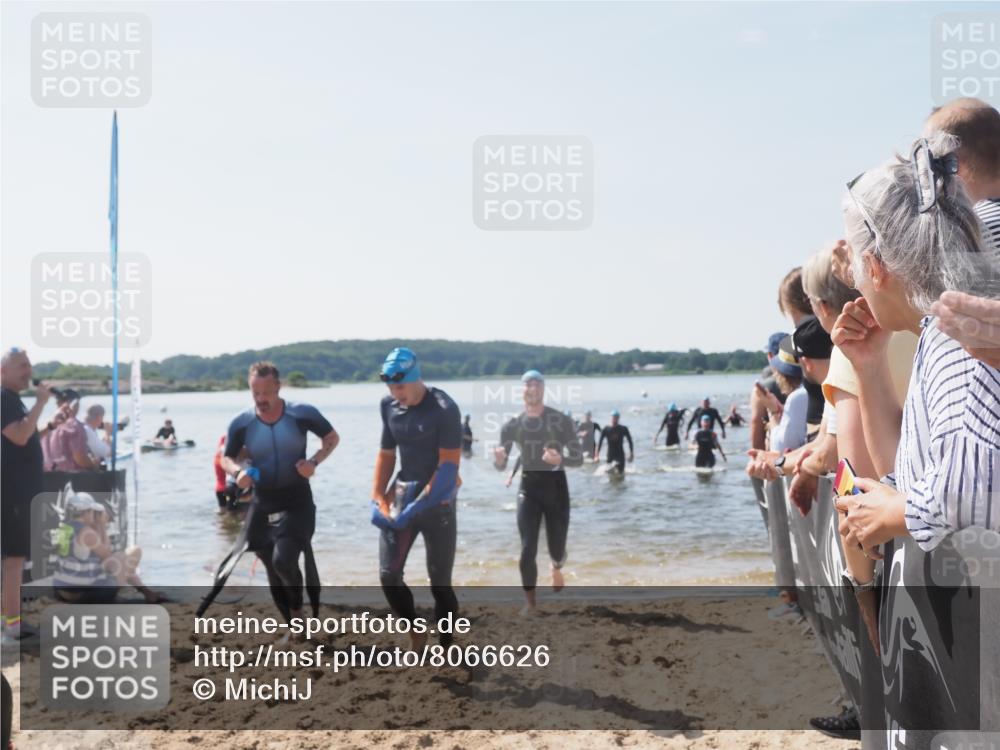 22.06.2025 - Viking Triathlon MichiJ http://msf.ph/oto/8066626 22.06.2025 10:34:52 Schwimmen 17, 43, 77, 114, 161, 284, 323, 434, 475, 495, 548, 550 meine-sportfotos.de