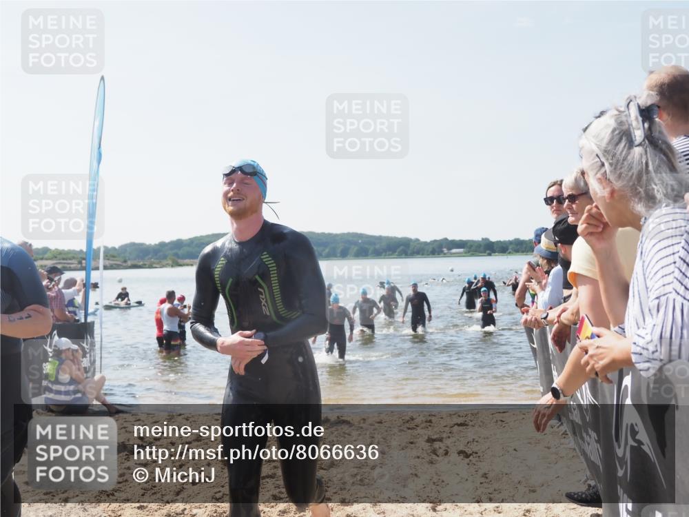 22.06.2025 - Viking Triathlon MichiJ http://msf.ph/oto/8066636 22.06.2025 10:34:54 Schwimmen 17, 43, 77, 161, 434, 475, 495, 548, 550 meine-sportfotos.de