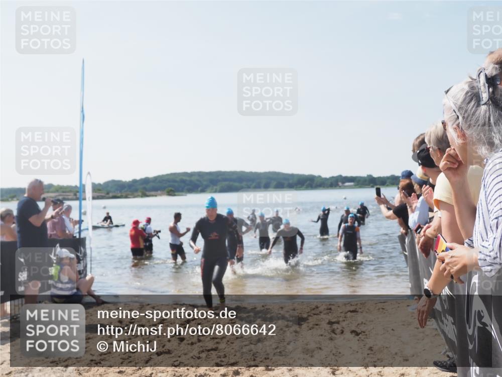 22.06.2025 - Viking Triathlon MichiJ http://msf.ph/oto/8066642 22.06.2025 10:34:58 Schwimmen 17, 43, 77, 157, 161, 434, 475, 495, 548, 660 meine-sportfotos.de