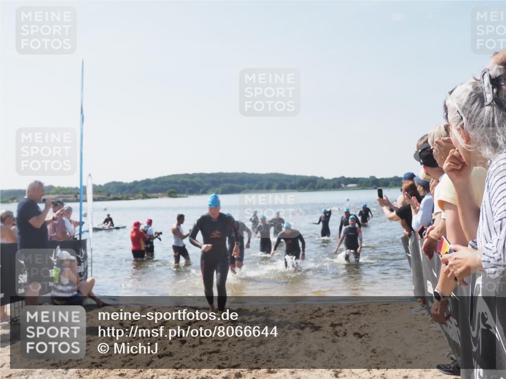 22.06.2025 - Viking Triathlon MichiJ http://msf.ph/oto/8066644 22.06.2025 10:34:58 Schwimmen 17, 43, 77, 157, 161, 434, 475, 495, 548, 660 meine-sportfotos.de