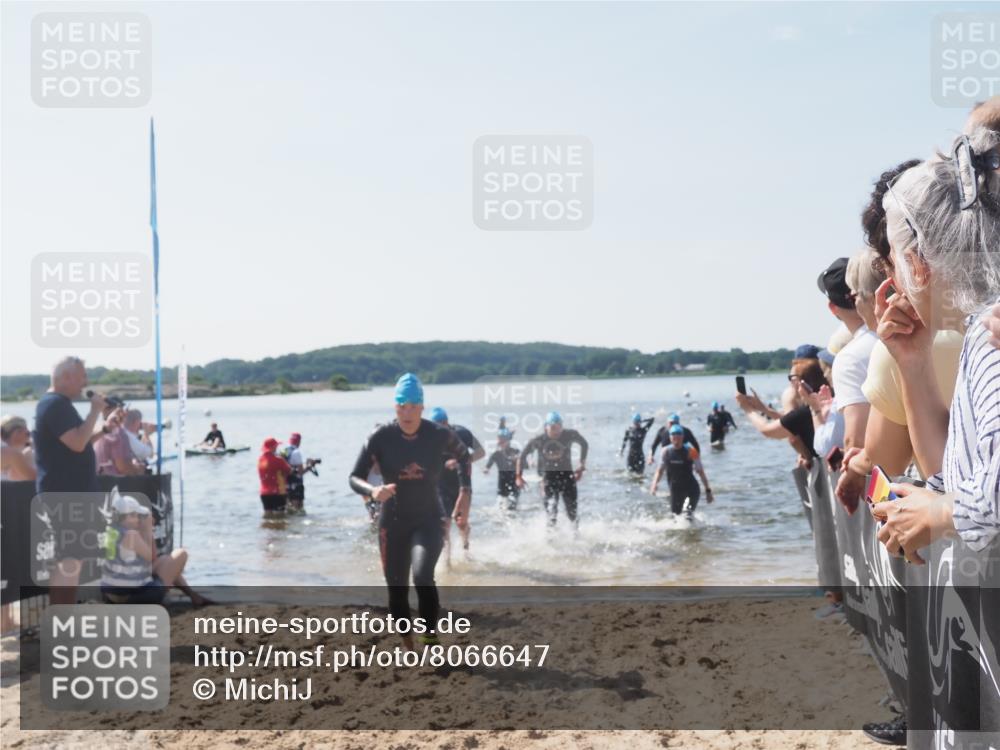 22.06.2025 - Viking Triathlon MichiJ http://msf.ph/oto/8066647 22.06.2025 10:34:59 Schwimmen 17, 43, 77, 157, 161, 434, 475, 495, 548, 660 meine-sportfotos.de