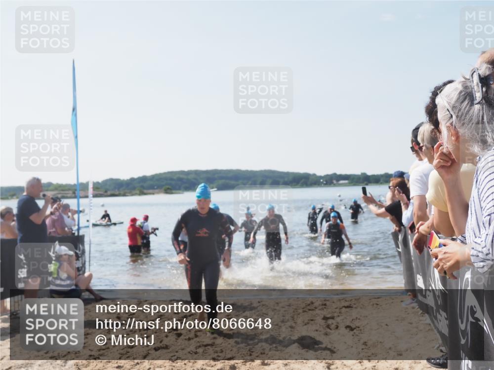 22.06.2025 - Viking Triathlon MichiJ http://msf.ph/oto/8066648 22.06.2025 10:34:59 Schwimmen 17, 43, 77, 157, 161, 434, 475, 495, 548, 660 meine-sportfotos.de