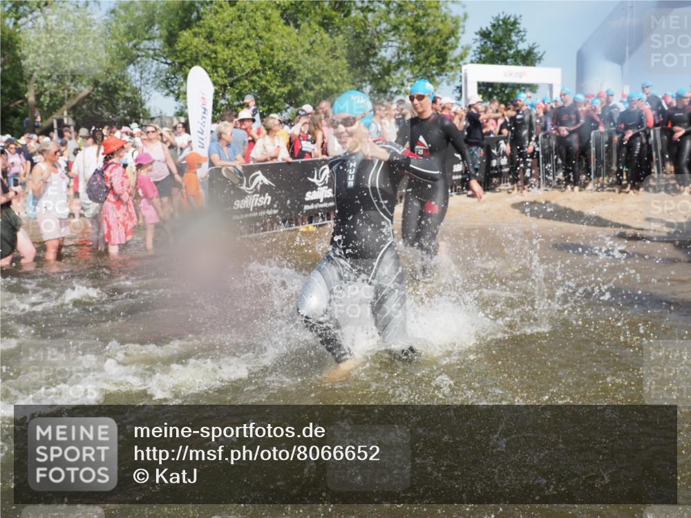 22.06.2025 - Viking Triathlon KatJ http://msf.ph/oto/8066652 22.06.2025 10:07:24 Schwimmen 155, 213, 235, 256, 267, 273, 317, 326, 333, 342, 343, 353, 421, 425, 531 meine-sportfotos.de