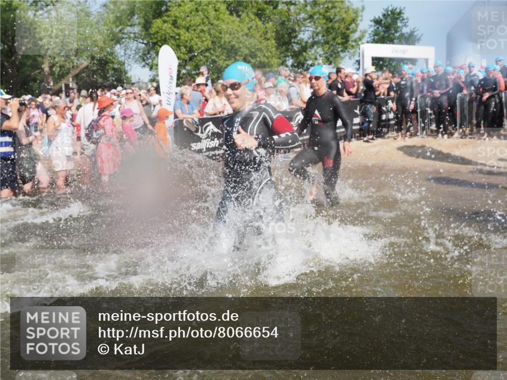 22.06.2025 - Viking Triathlon KatJ http://msf.ph/oto/8066654 22.06.2025 10:07:24 Schwimmen 155, 213, 235, 256, 267, 273, 317, 326, 333, 342, 343, 353, 421, 425, 531 meine-sportfotos.de
