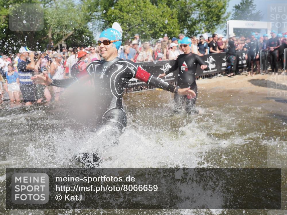 22.06.2025 - Viking Triathlon KatJ http://msf.ph/oto/8066659 22.06.2025 10:07:24 Schwimmen 155, 213, 235, 256, 267, 273, 317, 326, 333, 342, 343, 353, 421, 425, 531 meine-sportfotos.de