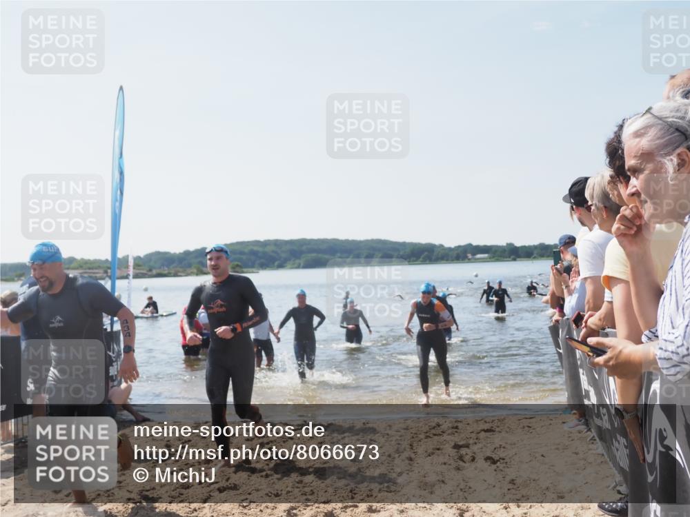 22.06.2025 - Viking Triathlon MichiJ http://msf.ph/oto/8066673 22.06.2025 10:35:02 Schwimmen 17, 43, 139, 157, 161, 434, 475, 495, 548, 660 meine-sportfotos.de