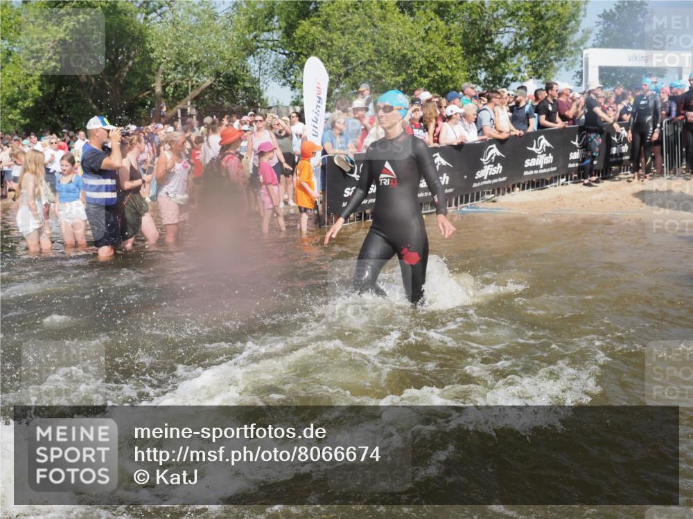 22.06.2025 - Viking Triathlon KatJ http://msf.ph/oto/8066674 22.06.2025 10:07:25 Schwimmen 155, 213, 235, 256, 267, 273, 317, 326, 333, 342, 343, 353, 421, 425, 531 meine-sportfotos.de