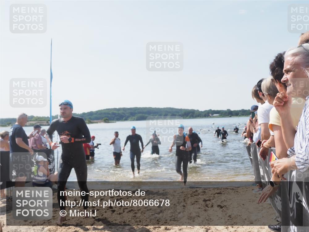 22.06.2025 - Viking Triathlon MichiJ http://msf.ph/oto/8066678 22.06.2025 10:35:03 Schwimmen 17, 43, 139, 157, 161, 434, 475, 495, 548, 660 meine-sportfotos.de