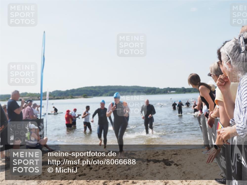 22.06.2025 - Viking Triathlon MichiJ http://msf.ph/oto/8066688 22.06.2025 10:35:04 Schwimmen 17, 43, 139, 157, 475, 495, 548, 660 meine-sportfotos.de