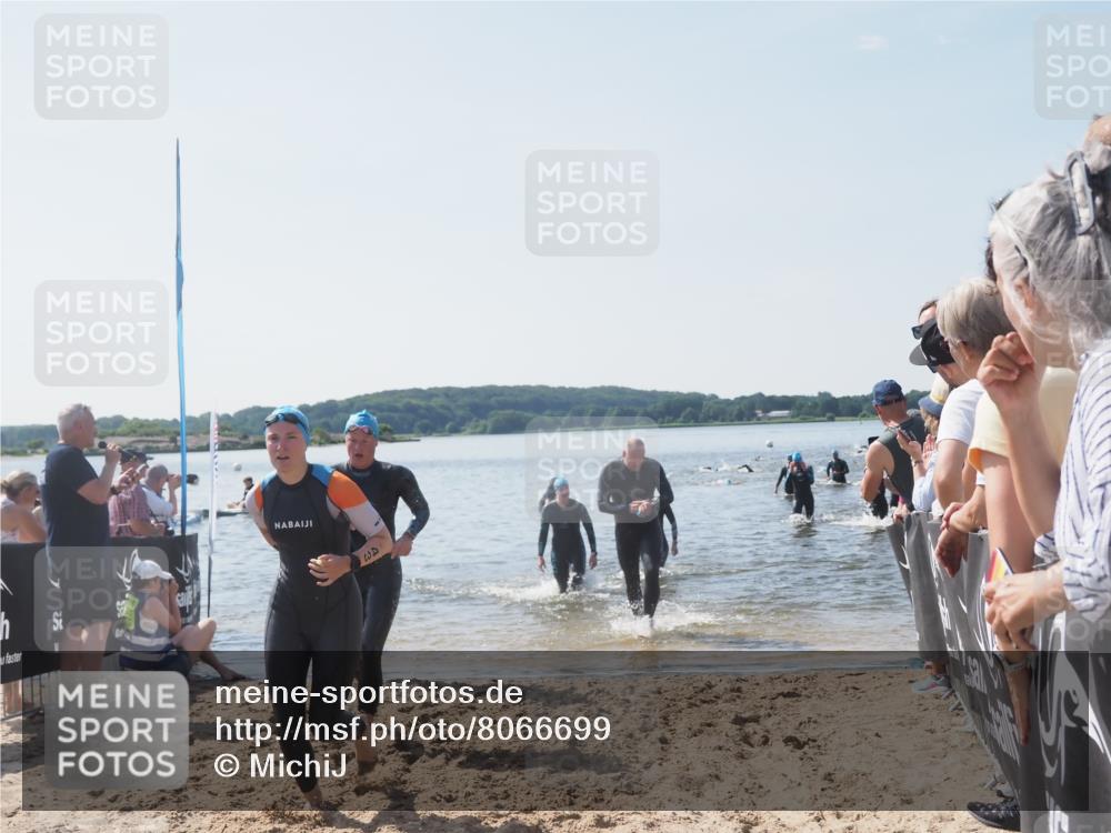 22.06.2025 - Viking Triathlon MichiJ http://msf.ph/oto/8066699 22.06.2025 10:35:05 Schwimmen 17, 43, 139, 157, 365, 475, 495, 548, 660 meine-sportfotos.de