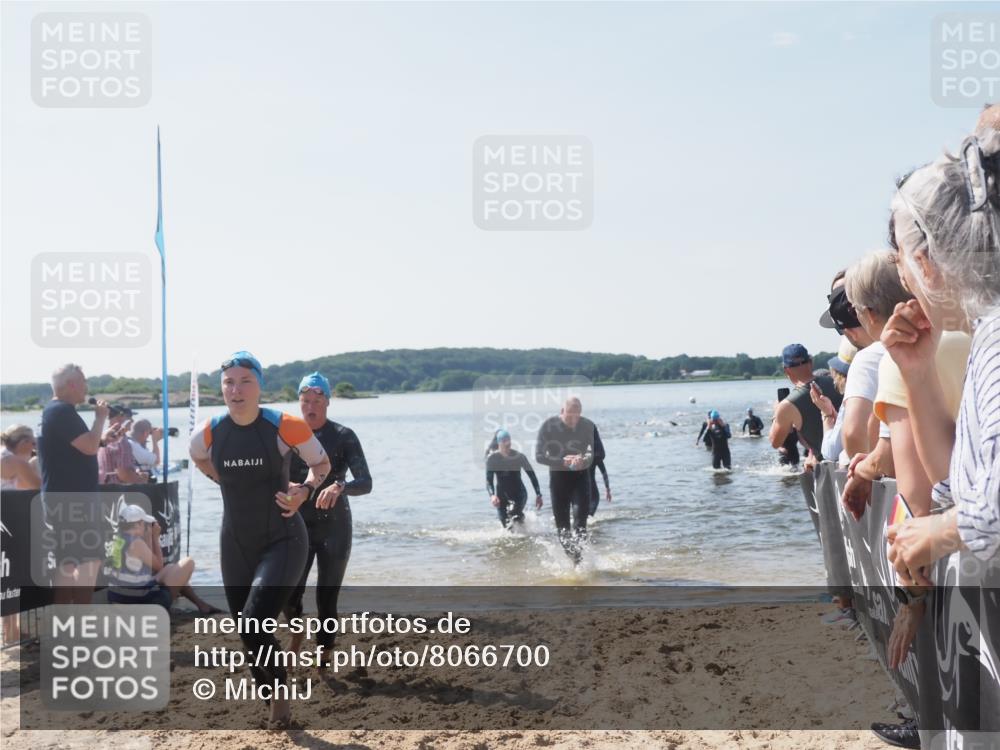 22.06.2025 - Viking Triathlon MichiJ http://msf.ph/oto/8066700 22.06.2025 10:35:05 Schwimmen 17, 43, 139, 157, 365, 475, 495, 548, 660 meine-sportfotos.de