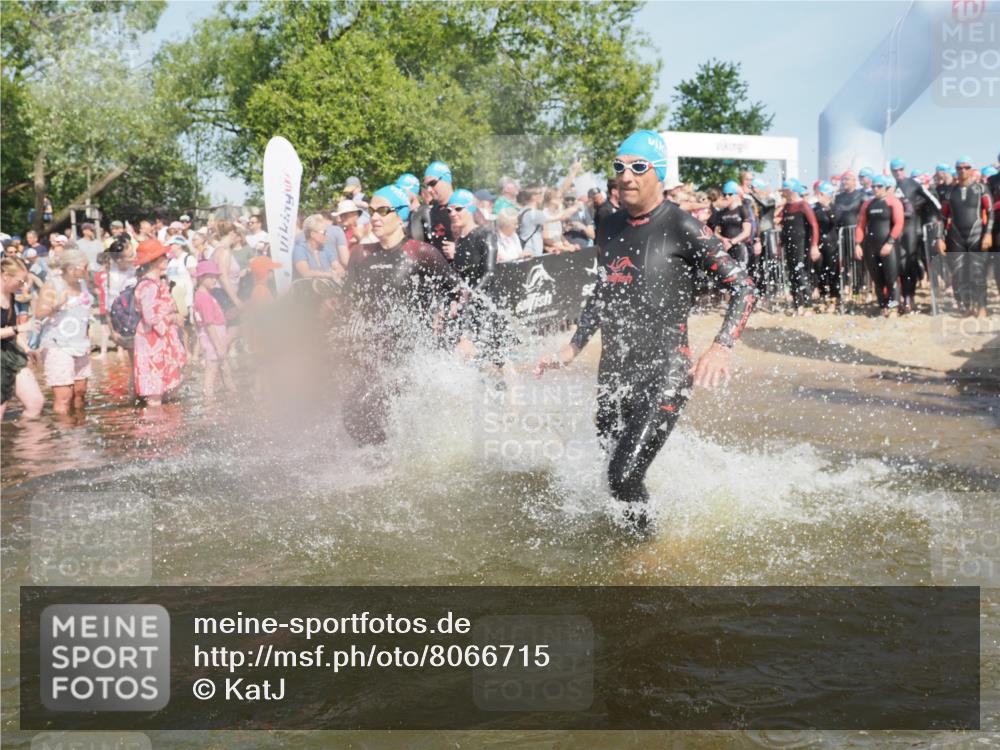 22.06.2025 - Viking Triathlon KatJ http://msf.ph/oto/8066715 22.06.2025 10:07:29 Schwimmen 23, 155, 213, 235, 256, 317, 342, 343, 353, 421, 476, 531 meine-sportfotos.de