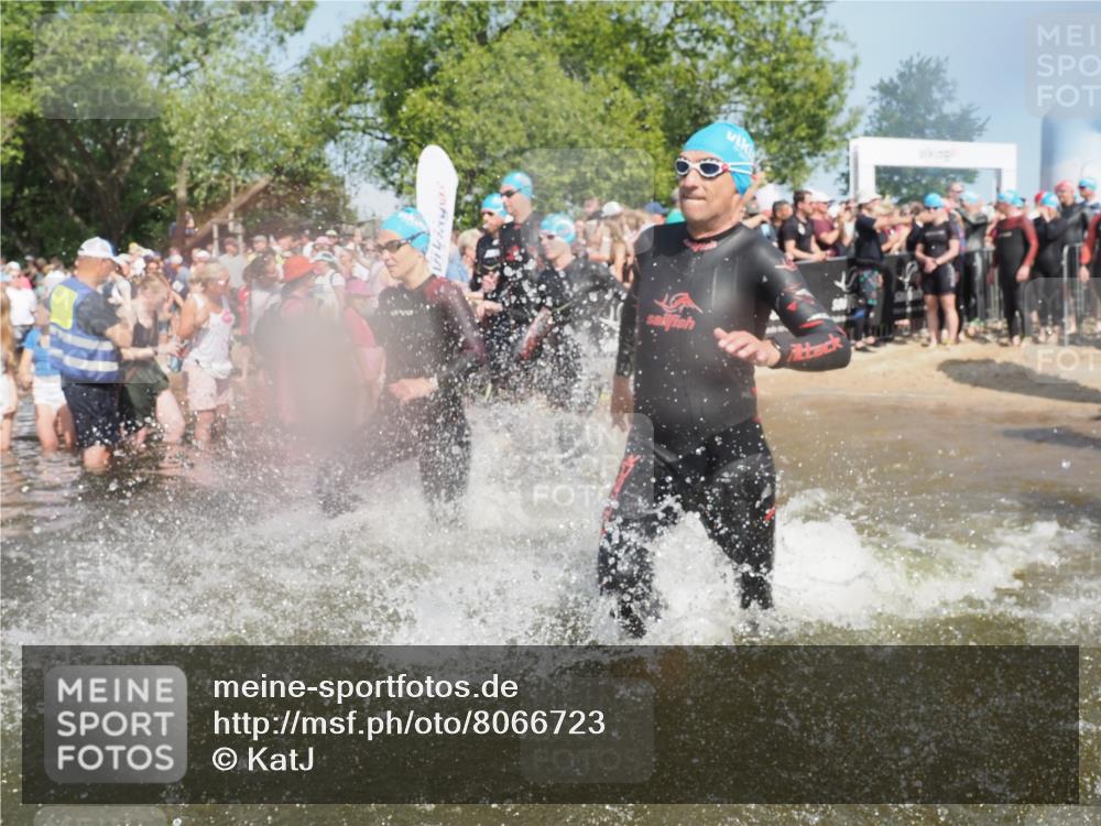 22.06.2025 - Viking Triathlon KatJ http://msf.ph/oto/8066723 22.06.2025 10:07:29 Schwimmen 23, 155, 213, 235, 256, 317, 342, 343, 353, 421, 476, 531 meine-sportfotos.de