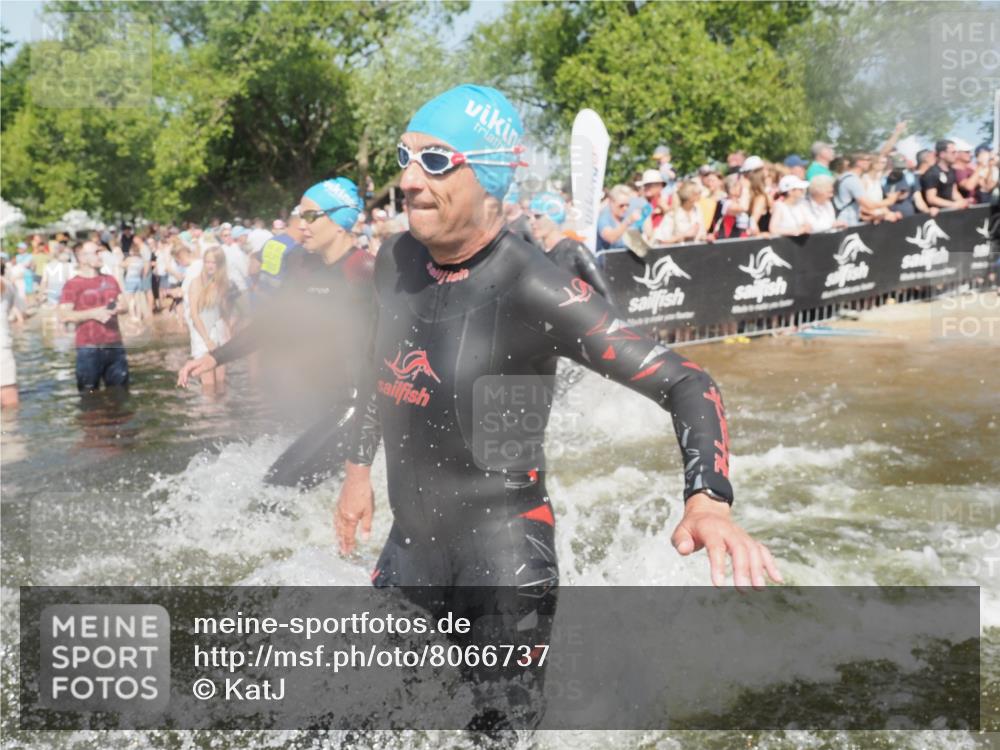 22.06.2025 - Viking Triathlon KatJ http://msf.ph/oto/8066737 22.06.2025 10:07:30 Schwimmen 23, 121, 155, 213, 235, 256, 270, 285, 317, 342, 343, 353, 421, 476, 484, 531 meine-sportfotos.de