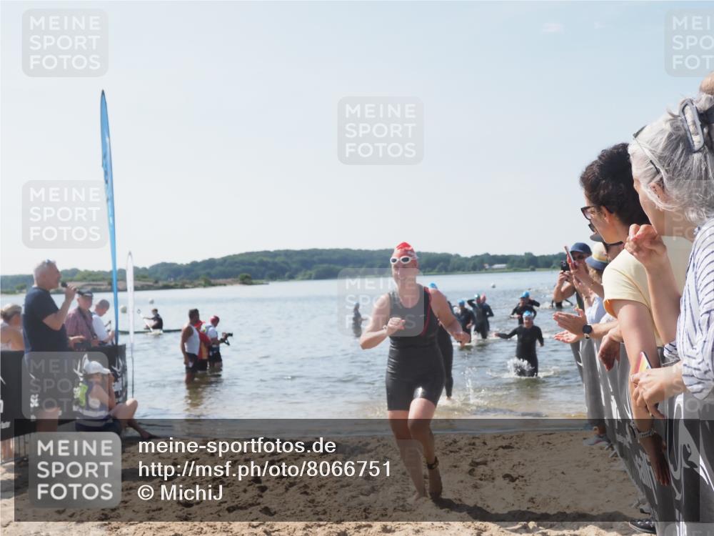 22.06.2025 - Viking Triathlon MichiJ http://msf.ph/oto/8066751 22.06.2025 10:35:16 Schwimmen 139, 157, 204, 296, 320, 365, 395, 508, 632, 660 meine-sportfotos.de