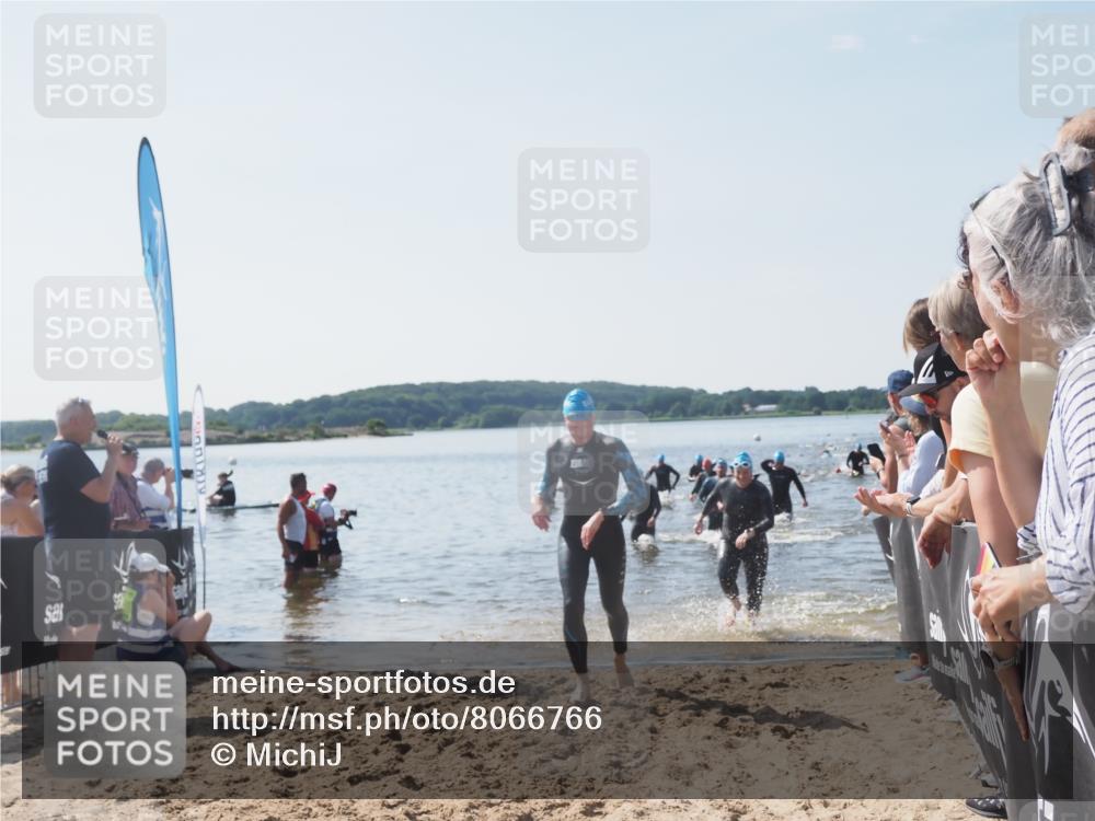 22.06.2025 - Viking Triathlon MichiJ http://msf.ph/oto/8066766 22.06.2025 10:35:18 Schwimmen 107, 139, 157, 204, 296, 320, 365, 395, 482, 508, 632 meine-sportfotos.de