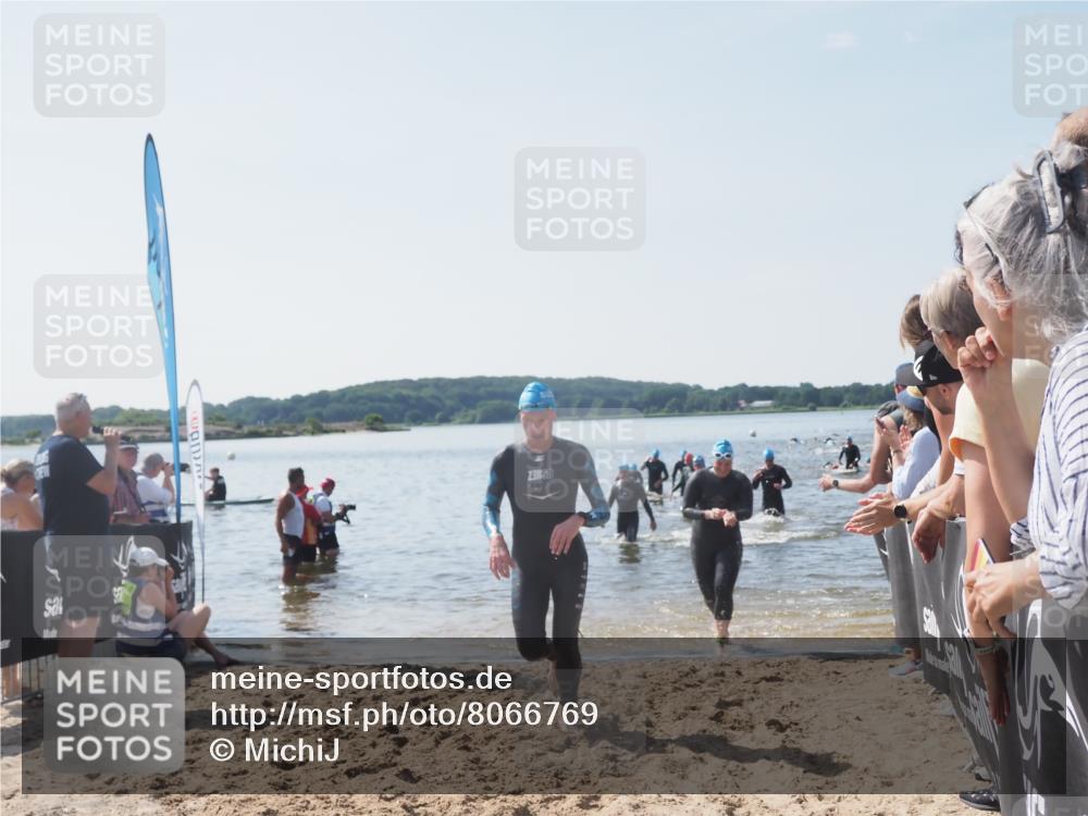 22.06.2025 - Viking Triathlon MichiJ http://msf.ph/oto/8066769 22.06.2025 10:35:19 Schwimmen 107, 139, 157, 204, 296, 320, 365, 395, 482, 508, 632 meine-sportfotos.de