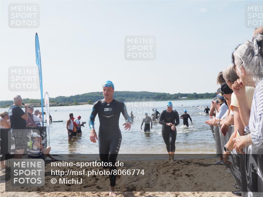 22.06.2025 - Viking Triathlon MichiJ http://msf.ph/oto/8066774 22.06.2025 10:35:19 Schwimmen 107, 139, 157, 204, 296, 320, 365, 395, 482, 508, 632 meine-sportfotos.de