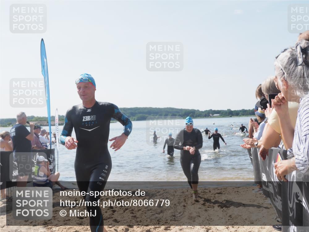 22.06.2025 - Viking Triathlon MichiJ http://msf.ph/oto/8066779 22.06.2025 10:35:20 Schwimmen 107, 139, 204, 296, 320, 365, 395, 482, 508, 632 meine-sportfotos.de