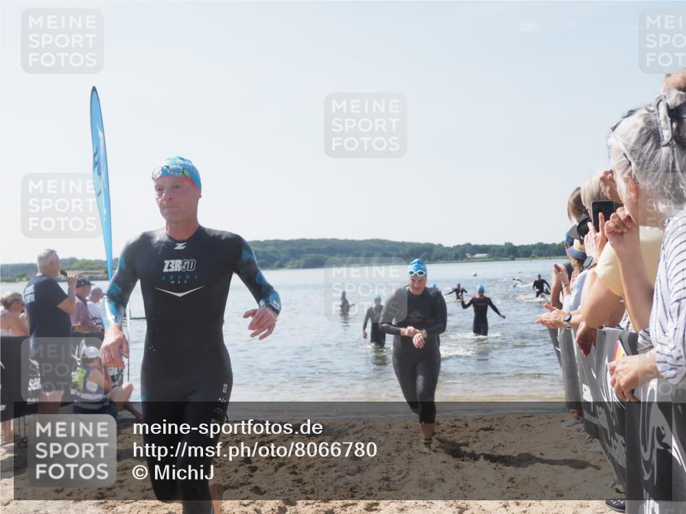 22.06.2025 - Viking Triathlon MichiJ http://msf.ph/oto/8066780 22.06.2025 10:35:20 Schwimmen 107, 139, 204, 296, 320, 365, 395, 482, 508, 632 meine-sportfotos.de