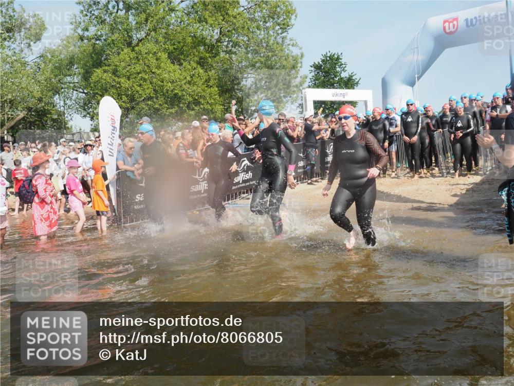 22.06.2025 - Viking Triathlon KatJ http://msf.ph/oto/8066805 22.06.2025 10:07:39 Schwimmen 16, 23, 102, 121, 143, 263, 270, 285, 363, 436, 476, 484, 503, 547, 615, 621, 624 meine-sportfotos.de