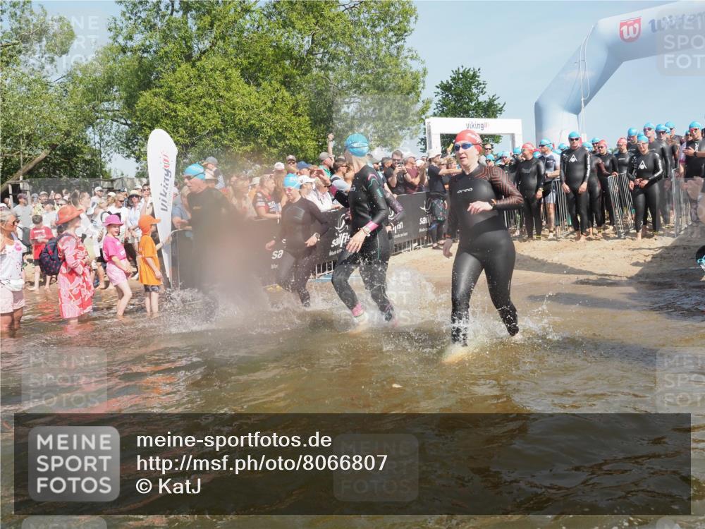 22.06.2025 - Viking Triathlon KatJ http://msf.ph/oto/8066807 22.06.2025 10:07:39 Schwimmen 16, 23, 102, 121, 143, 263, 270, 285, 363, 436, 476, 484, 503, 547, 615, 621, 624 meine-sportfotos.de