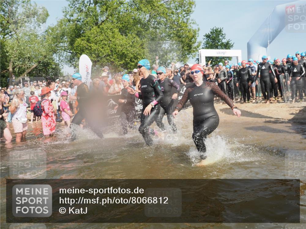 22.06.2025 - Viking Triathlon KatJ http://msf.ph/oto/8066812 22.06.2025 10:07:40 Schwimmen 16, 23, 102, 121, 143, 263, 270, 285, 363, 436, 476, 484, 503, 547, 615, 621, 624 meine-sportfotos.de