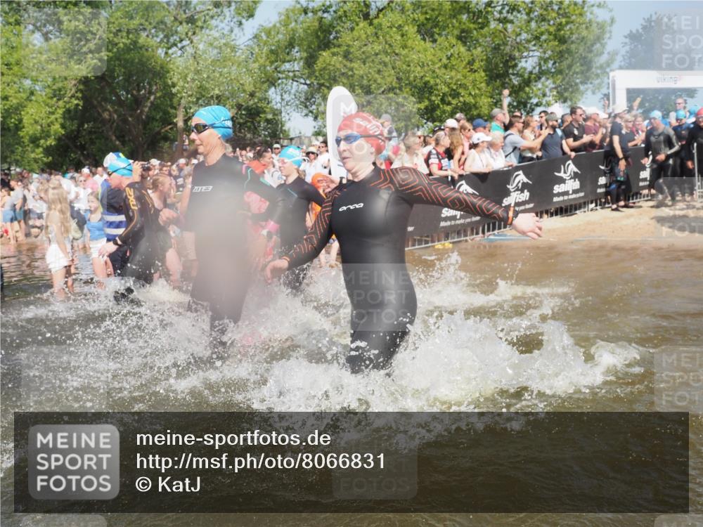 22.06.2025 - Viking Triathlon KatJ http://msf.ph/oto/8066831 22.06.2025 10:07:41 Schwimmen 16, 23, 102, 121, 143, 263, 270, 285, 363, 436, 476, 484, 503, 547, 615, 621, 624 meine-sportfotos.de