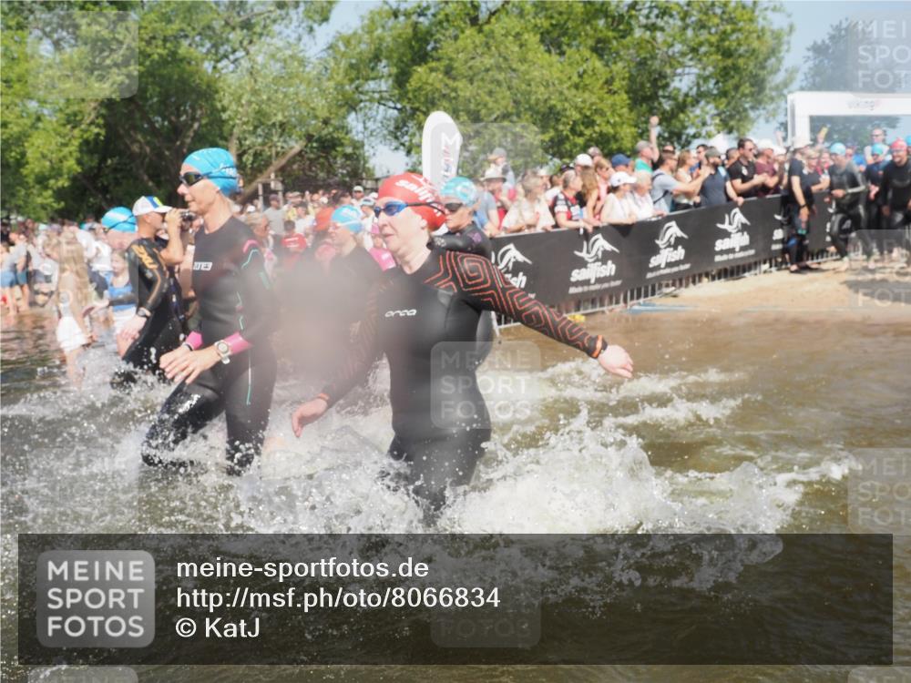 22.06.2025 - Viking Triathlon KatJ http://msf.ph/oto/8066834 22.06.2025 10:07:41 Schwimmen 16, 23, 102, 121, 143, 263, 270, 285, 363, 436, 476, 484, 503, 547, 615, 621, 624 meine-sportfotos.de