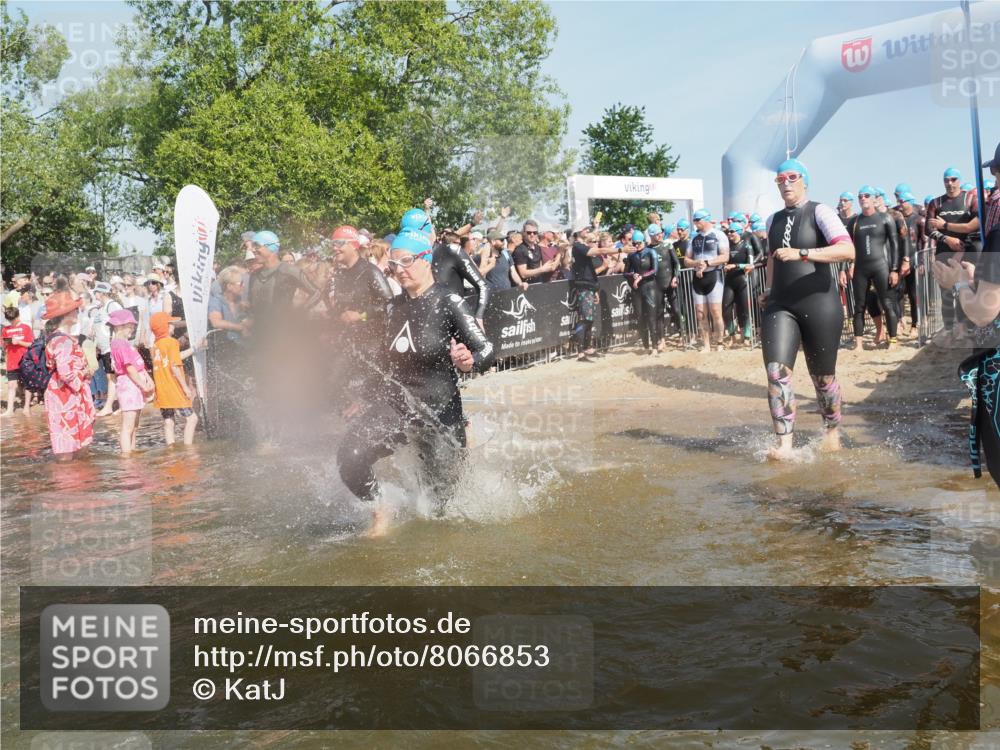22.06.2025 - Viking Triathlon KatJ http://msf.ph/oto/8066853 22.06.2025 10:07:43 Schwimmen 16, 23, 102, 121, 143, 263, 270, 285, 363, 372, 436, 476, 477, 484, 503, 547, 615, 621, 624 meine-sportfotos.de