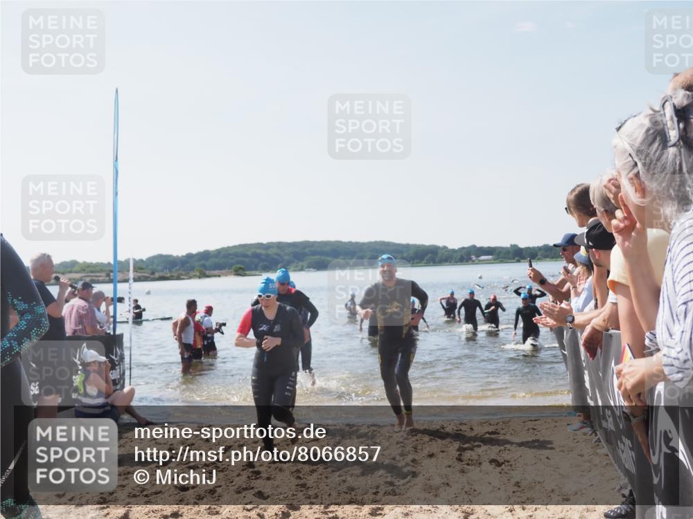 22.06.2025 - Viking Triathlon MichiJ http://msf.ph/oto/8066857 22.06.2025 10:35:35 Schwimmen 20, 47, 62, 107, 127, 134, 154, 320, 395, 415, 482, 602 meine-sportfotos.de