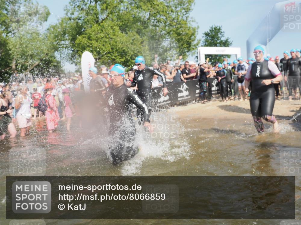 22.06.2025 - Viking Triathlon KatJ http://msf.ph/oto/8066859 22.06.2025 10:07:44 Schwimmen 16, 76, 95, 102, 121, 143, 263, 270, 285, 363, 372, 436, 453, 477, 484, 503, 547, 615, 621, 624 meine-sportfotos.de