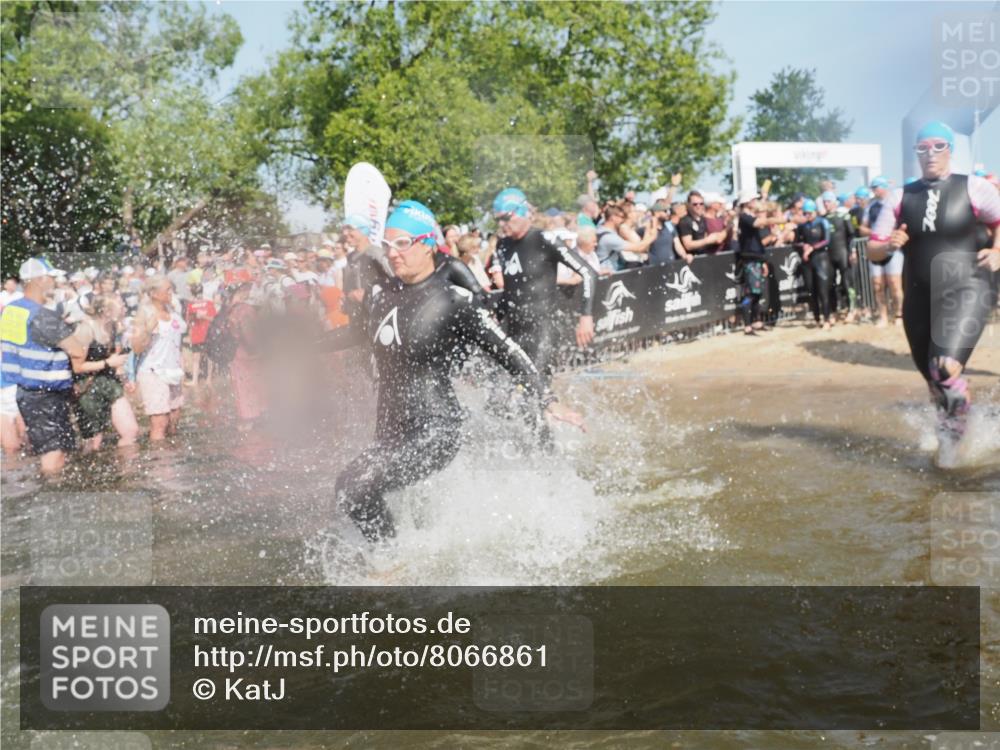 22.06.2025 - Viking Triathlon KatJ http://msf.ph/oto/8066861 22.06.2025 10:07:44 Schwimmen 16, 76, 95, 102, 121, 143, 263, 270, 285, 363, 372, 436, 453, 477, 484, 503, 547, 615, 621, 624 meine-sportfotos.de