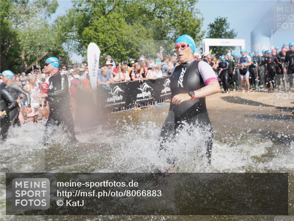 22.06.2025 - Viking Triathlon KatJ http://msf.ph/oto/8066883 22.06.2025 10:07:45 Schwimmen 16, 76, 95, 102, 143, 263, 363, 372, 436, 453, 477, 503, 547, 615, 621, 624 meine-sportfotos.de