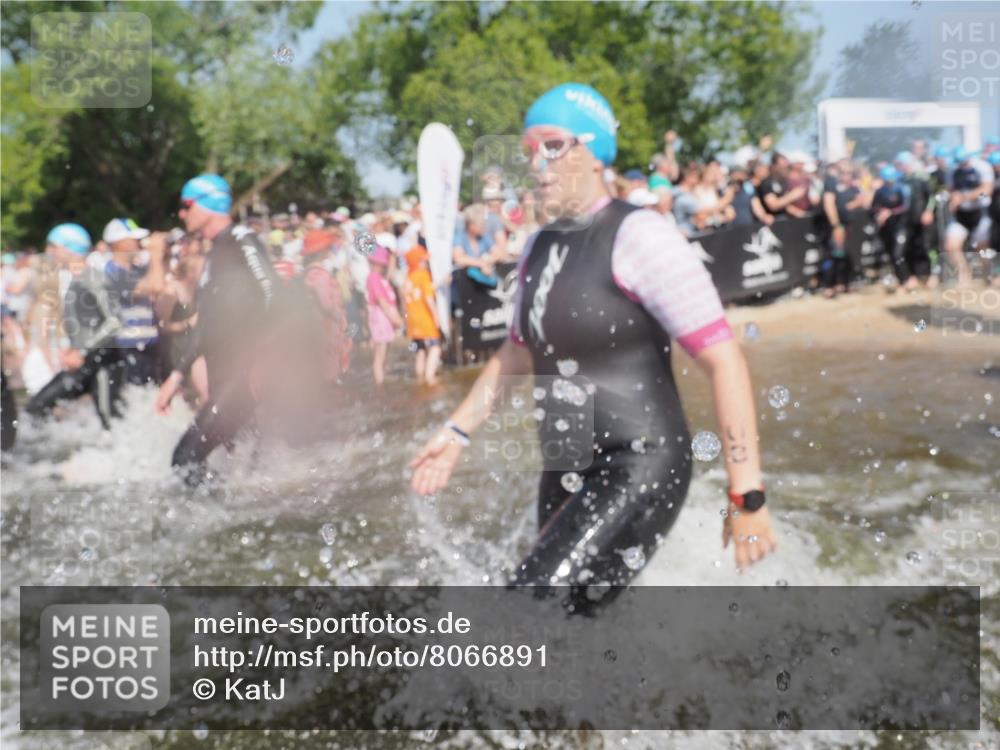 22.06.2025 - Viking Triathlon KatJ http://msf.ph/oto/8066891 22.06.2025 10:07:45 Schwimmen 16, 76, 95, 102, 143, 263, 363, 372, 436, 453, 477, 503, 547, 615, 621, 624 meine-sportfotos.de