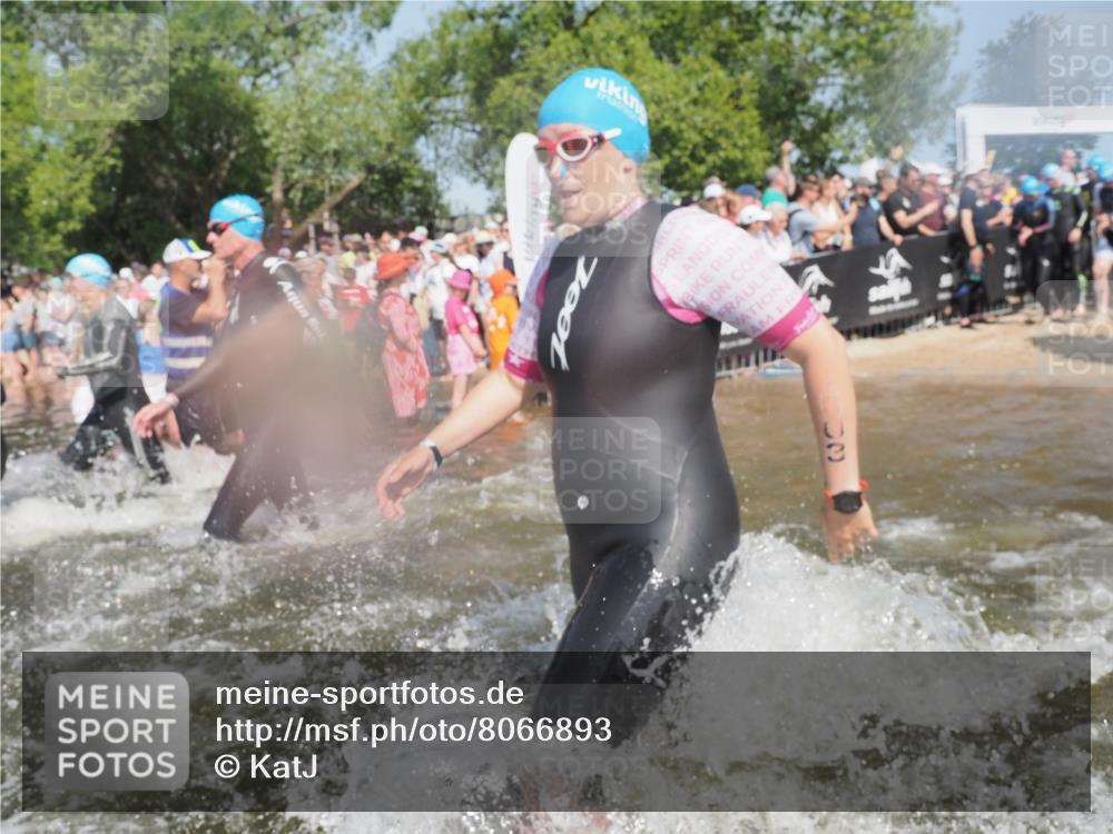 22.06.2025 - Viking Triathlon KatJ http://msf.ph/oto/8066893 22.06.2025 10:07:45 Schwimmen 16, 76, 95, 102, 143, 263, 363, 372, 436, 453, 477, 503, 547, 615, 621, 624 meine-sportfotos.de