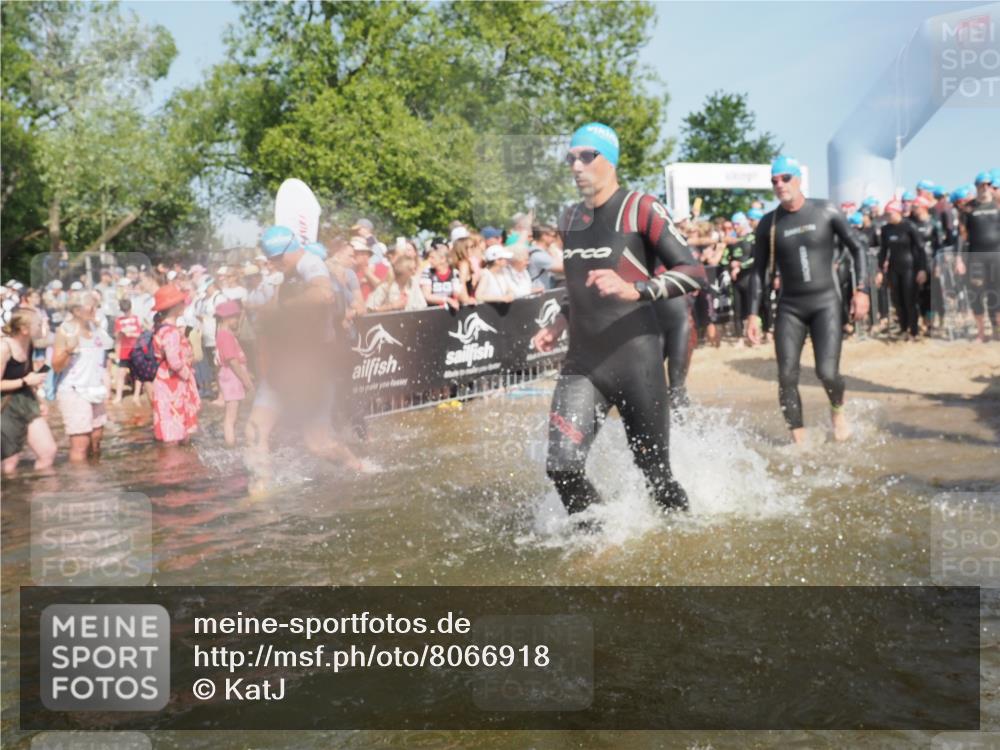 22.06.2025 - Viking Triathlon KatJ http://msf.ph/oto/8066918 22.06.2025 10:07:49 Schwimmen 16, 31, 76, 95, 102, 130, 143, 263, 292, 372, 453, 477, 503, 624, 650 meine-sportfotos.de