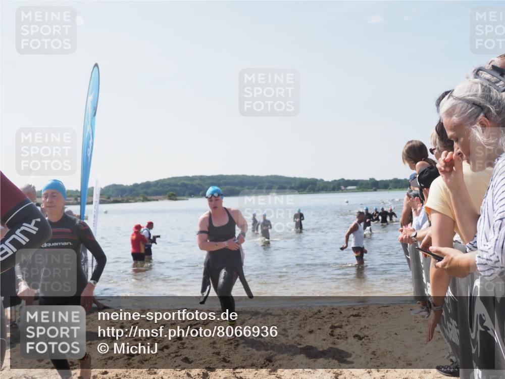 22.06.2025 - Viking Triathlon MichiJ http://msf.ph/oto/8066936 22.06.2025 10:35:51 Schwimmen 47, 265, 377, 552 meine-sportfotos.de