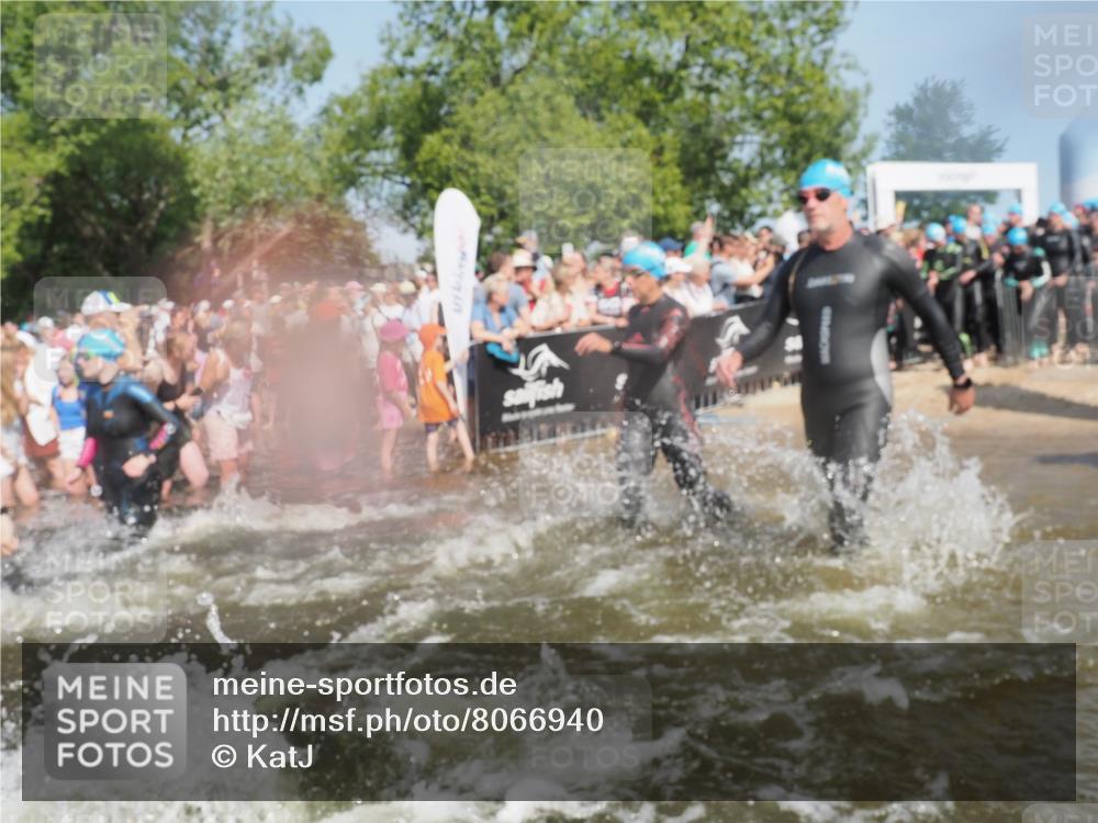 22.06.2025 - Viking Triathlon KatJ http://msf.ph/oto/8066940 22.06.2025 10:07:50 Schwimmen 16, 31, 76, 95, 102, 130, 263, 292, 372, 453, 477, 503, 624, 650 meine-sportfotos.de