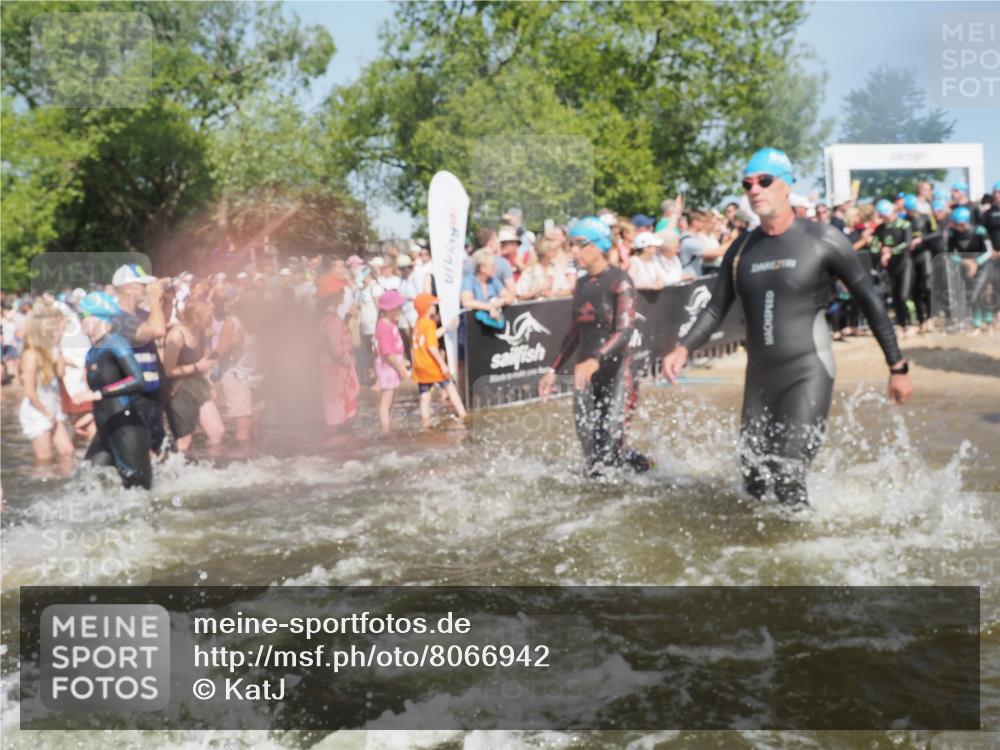 22.06.2025 - Viking Triathlon KatJ http://msf.ph/oto/8066942 22.06.2025 10:07:50 Schwimmen 16, 31, 76, 95, 102, 130, 263, 292, 372, 453, 477, 503, 624, 650 meine-sportfotos.de