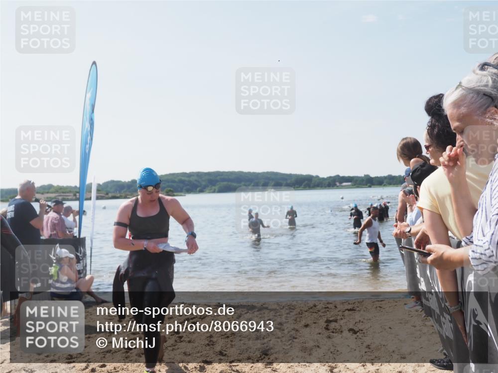 22.06.2025 - Viking Triathlon MichiJ http://msf.ph/oto/8066943 22.06.2025 10:35:51 Schwimmen 47, 265, 377, 552 meine-sportfotos.de