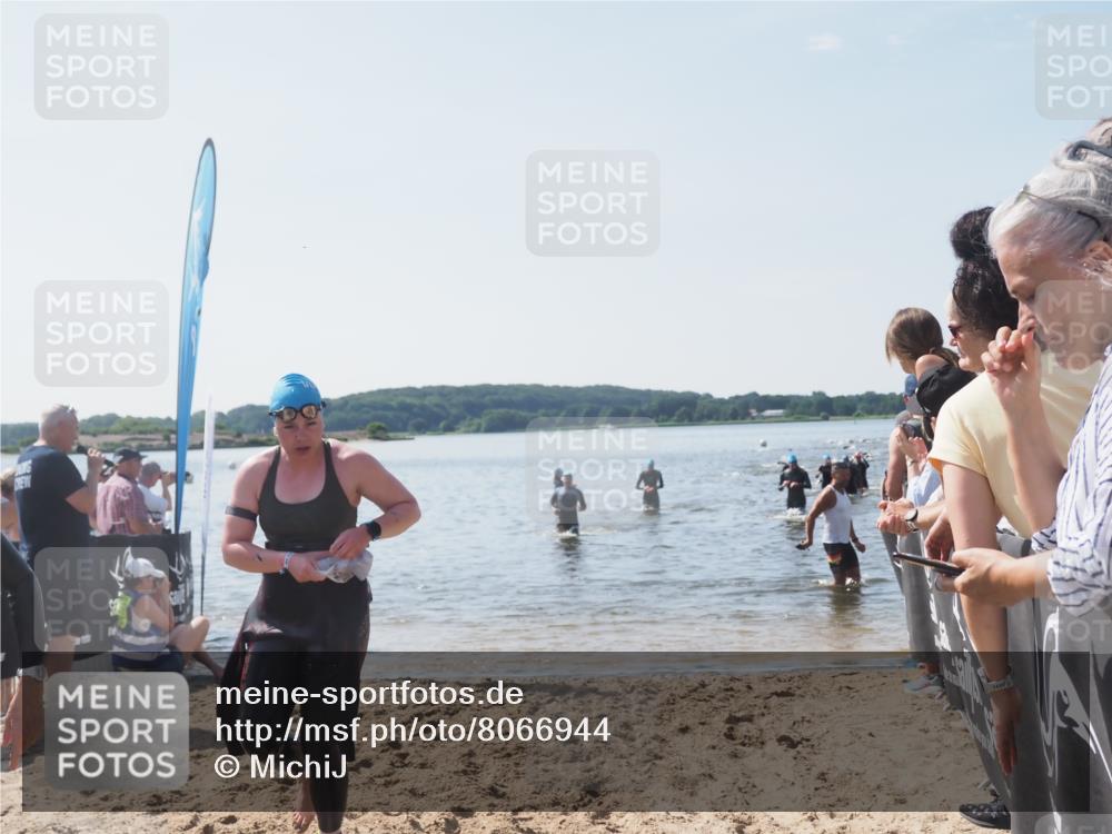 22.06.2025 - Viking Triathlon MichiJ http://msf.ph/oto/8066944 22.06.2025 10:35:51 Schwimmen 47, 265, 377, 552 meine-sportfotos.de