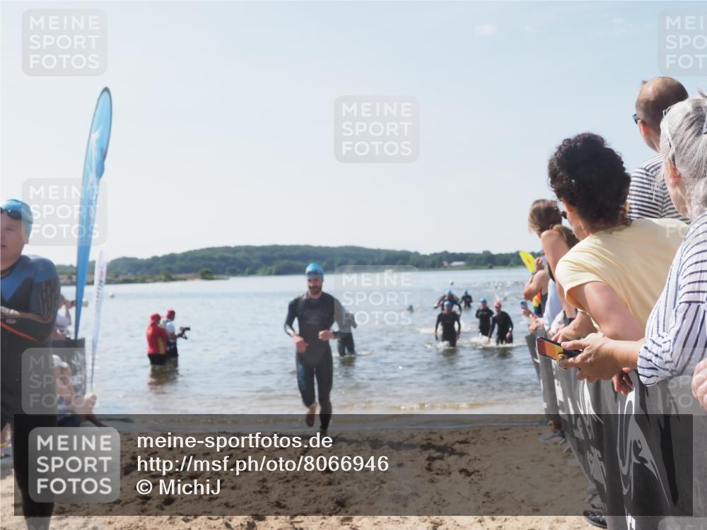 22.06.2025 - Viking Triathlon MichiJ http://msf.ph/oto/8066946 22.06.2025 10:36:02 Schwimmen 19, 265, 313, 377, 448, 552, 636 meine-sportfotos.de