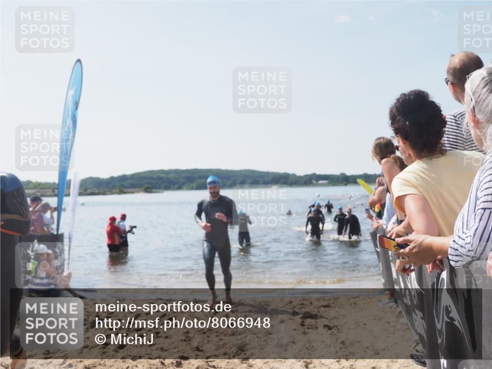 22.06.2025 - Viking Triathlon MichiJ http://msf.ph/oto/8066948 22.06.2025 10:36:02 Schwimmen 19, 265, 313, 377, 448, 552, 636 meine-sportfotos.de