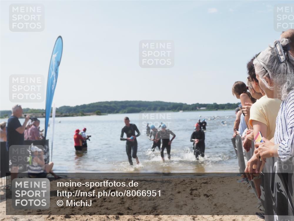 22.06.2025 - Viking Triathlon MichiJ http://msf.ph/oto/8066951 22.06.2025 10:36:08 Schwimmen 19, 313, 334, 377, 407, 448, 636 meine-sportfotos.de