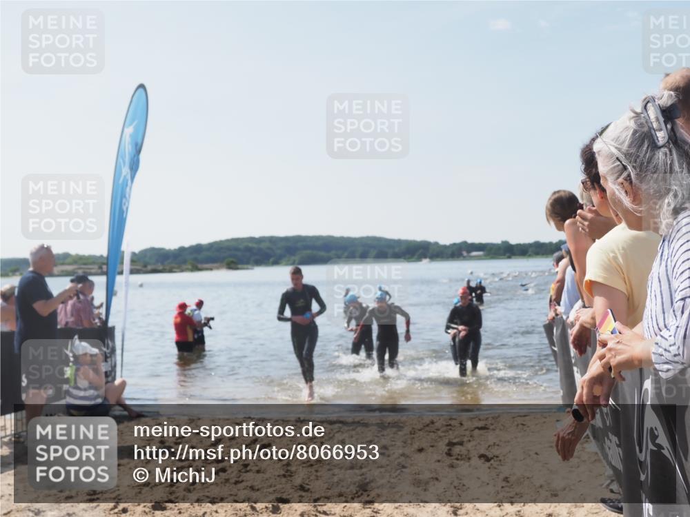22.06.2025 - Viking Triathlon MichiJ http://msf.ph/oto/8066953 22.06.2025 10:36:09 Schwimmen 19, 313, 334, 377, 407, 448, 636 meine-sportfotos.de