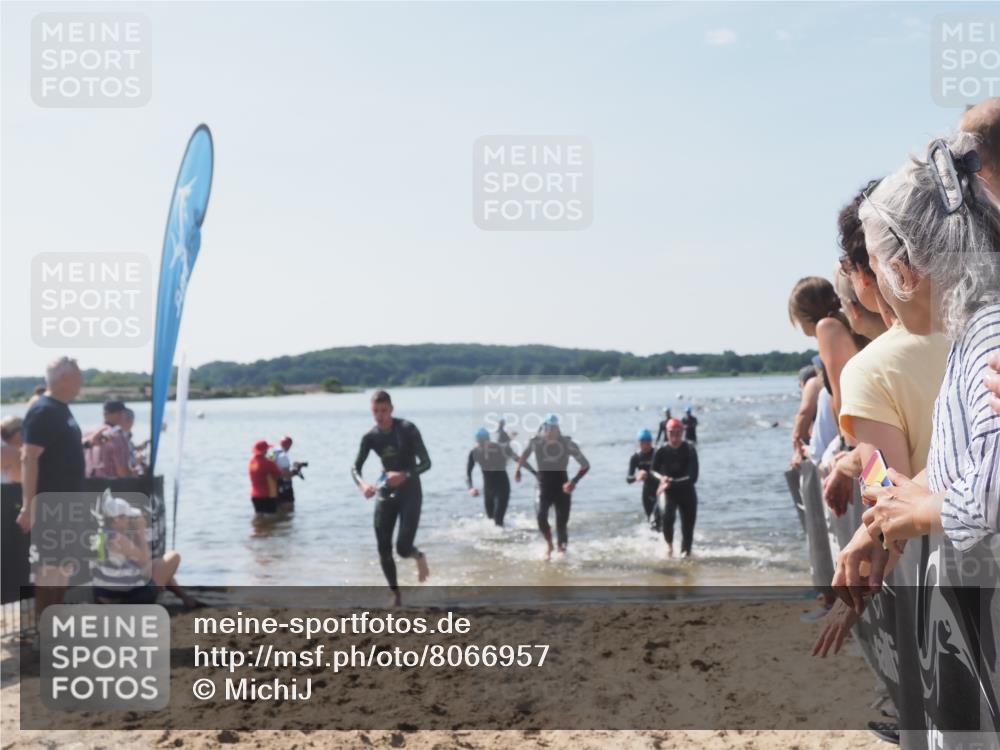 22.06.2025 - Viking Triathlon MichiJ http://msf.ph/oto/8066957 22.06.2025 10:36:09 Schwimmen 19, 313, 334, 377, 407, 448, 636 meine-sportfotos.de